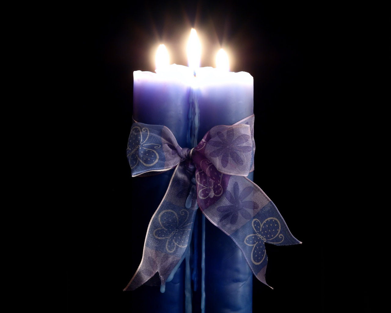 Blue Candle Wallpaper Candles Wallpaper 4091645 Fanpop - Blue Candle , HD Wallpaper & Backgrounds