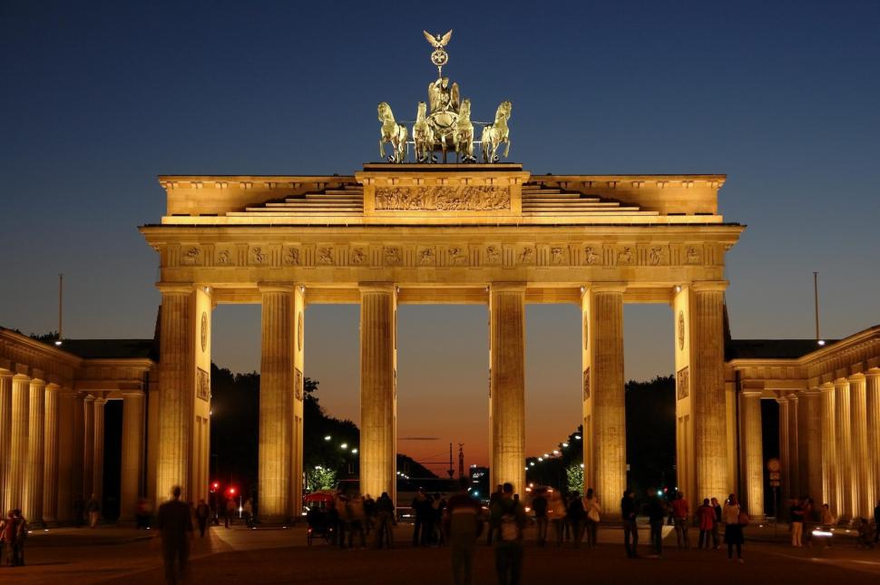Brandenburg Gate Berlin Hi Def Images Wallpaper,berlin - Pariser Platz , HD Wallpaper & Backgrounds