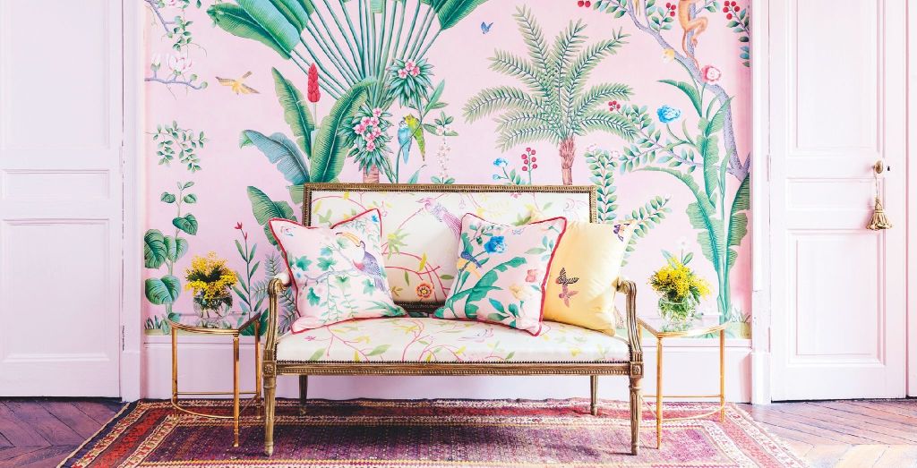 Create A Pretty Scene With Hand-painted Chinoiserie - Tropical Interiors , HD Wallpaper & Backgrounds