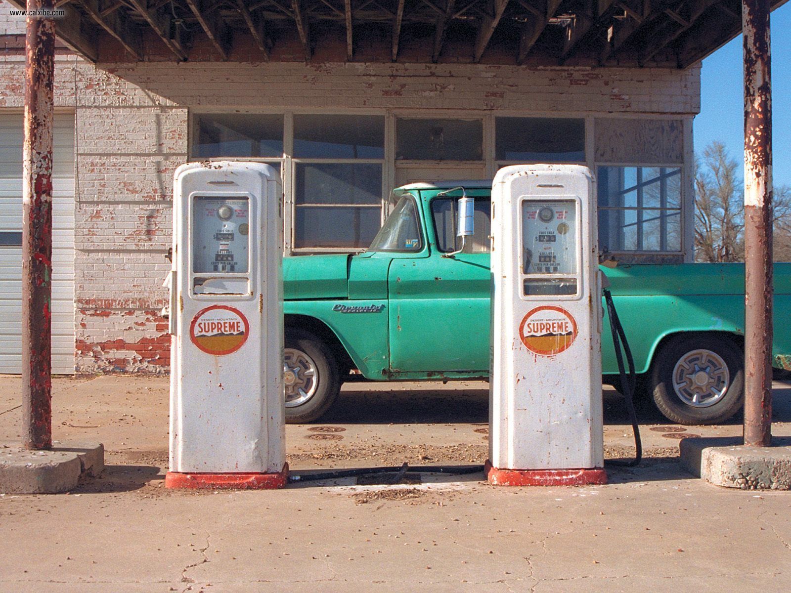 Vintage Gas Pumps (#2922139) - HD Wallpaper & Backgrounds Download