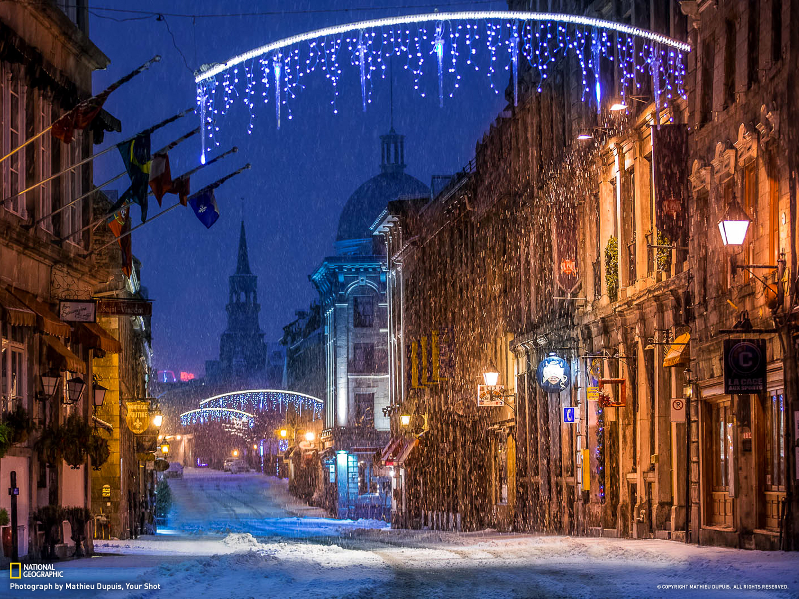 Download Wallpaper 1600 X 1200 Pixels - Montreal Old Town Winter , HD Wallpaper & Backgrounds