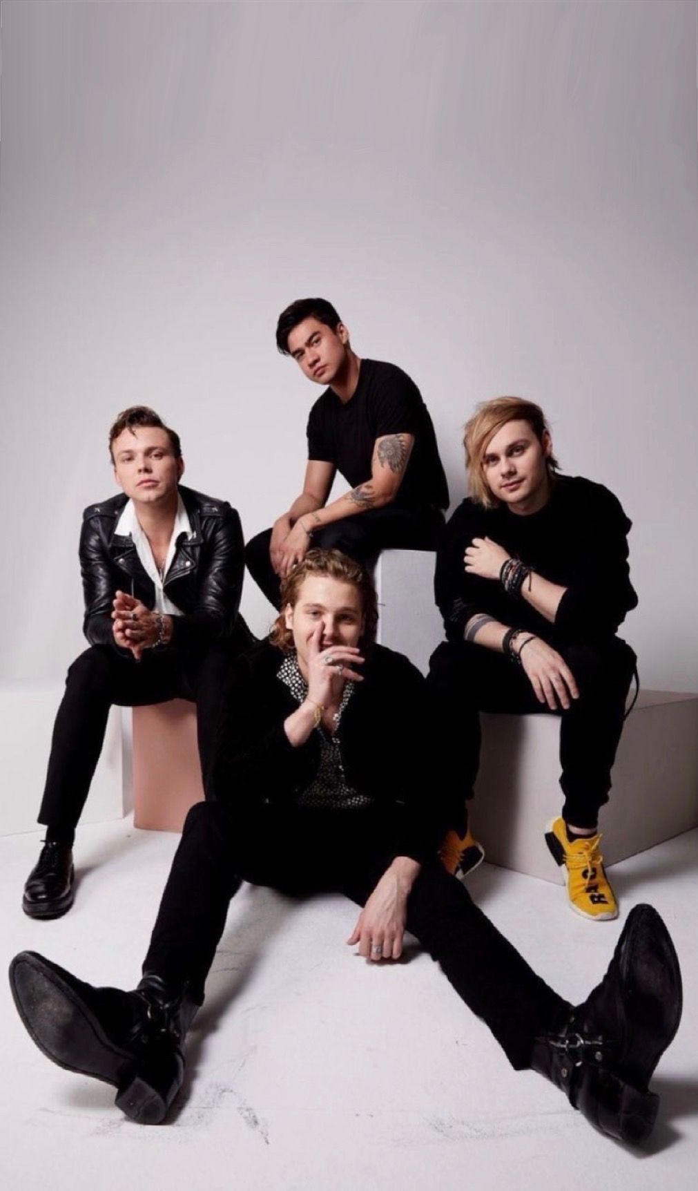 Photoshoot 5 Seconds Of Summer 2020 , HD Wallpaper & Backgrounds