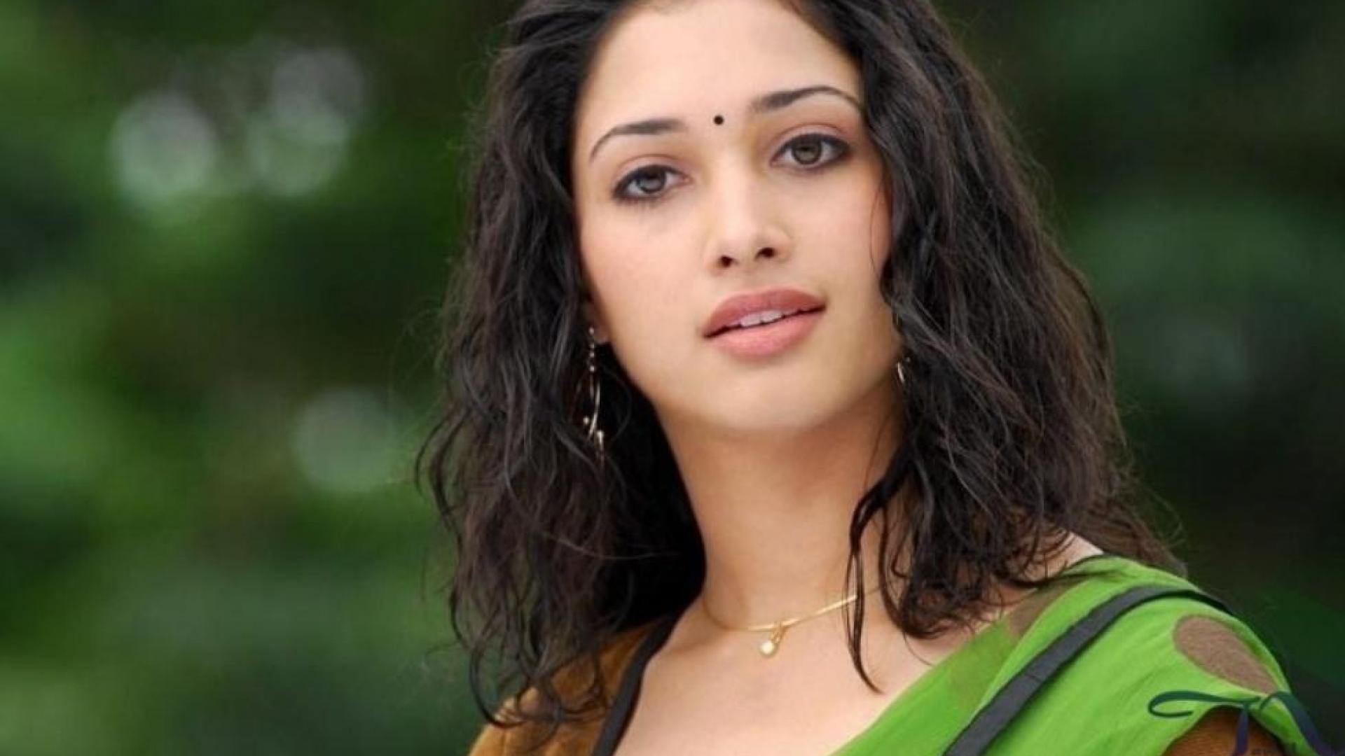 Hq Definition Tamanna, By Beli Hupka - High Quality Bollywood Actress , HD Wallpaper & Backgrounds