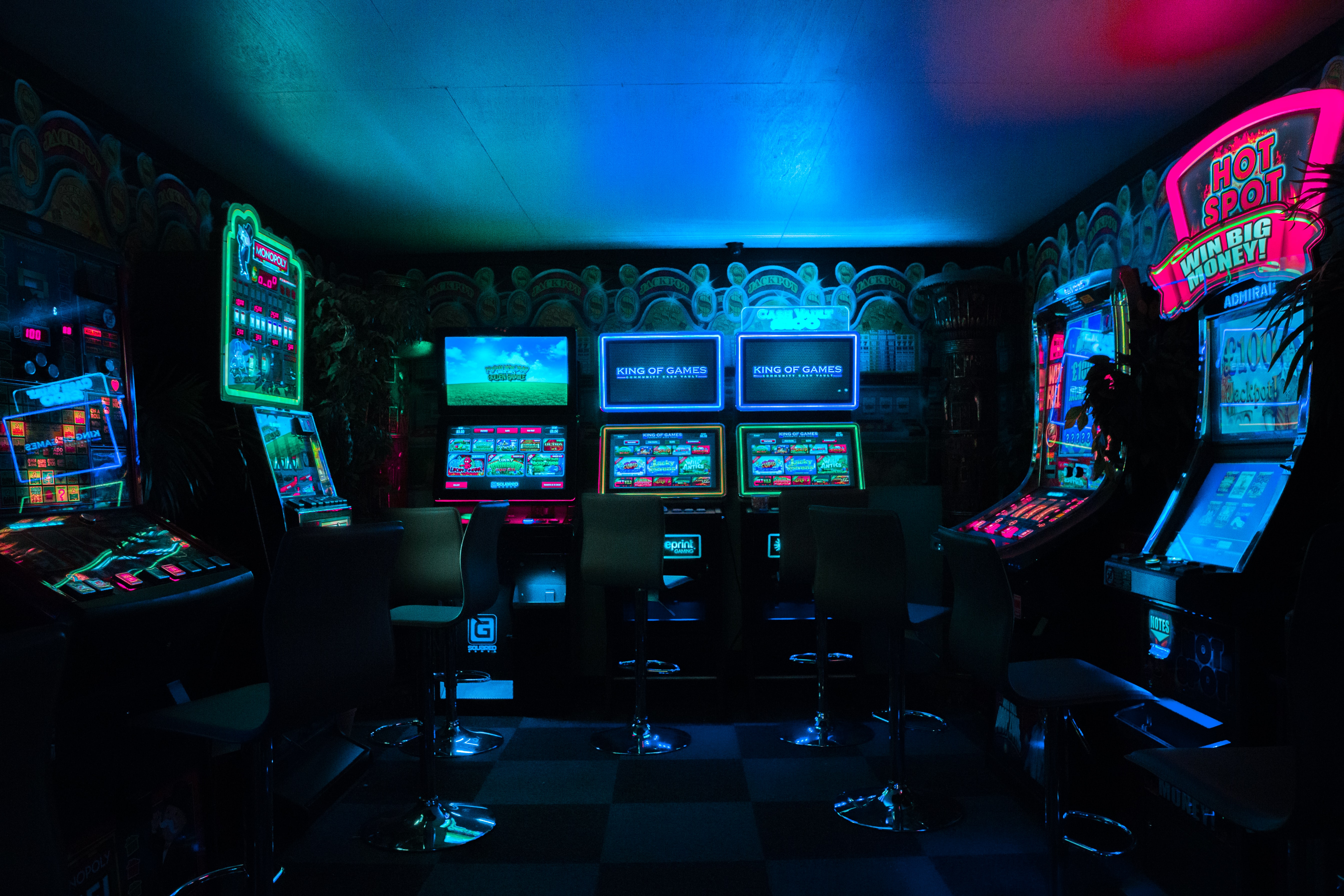 Gaming Room 2 People , HD Wallpaper & Backgrounds