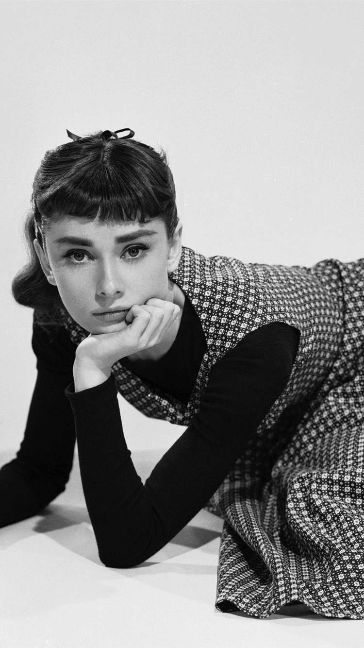 Iphone Audrey Hepburn , HD Wallpaper & Backgrounds