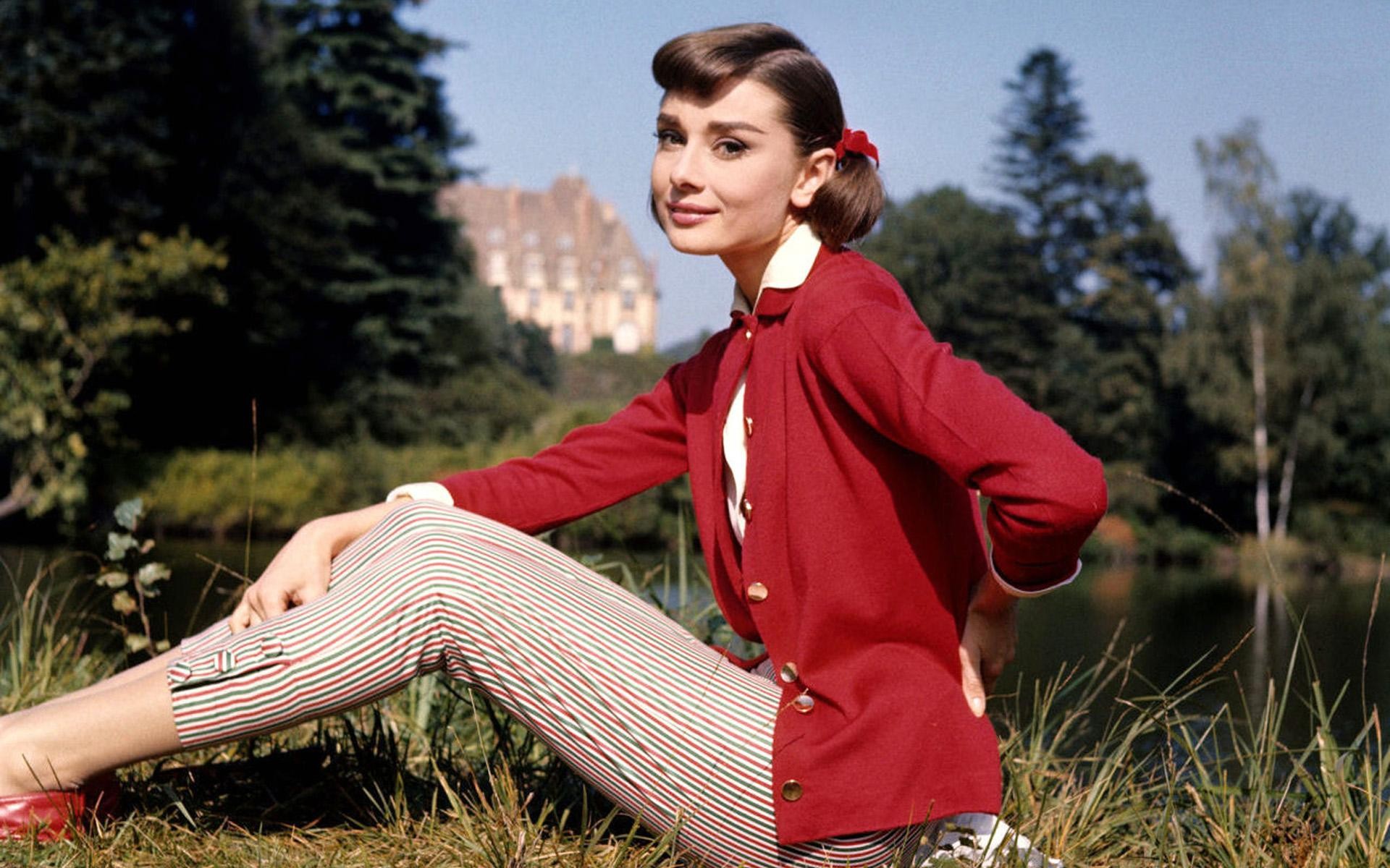 Audrey Hepburn Wallpaper Hd , HD Wallpaper & Backgrounds