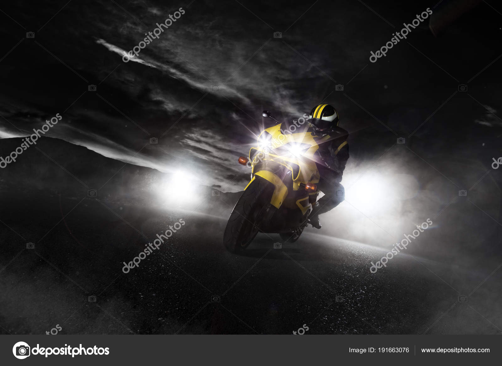 Supersport Motorcycle Driver Night Smoke Dark Motorbike - Vendaje Intento De Suicidio , HD Wallpaper & Backgrounds