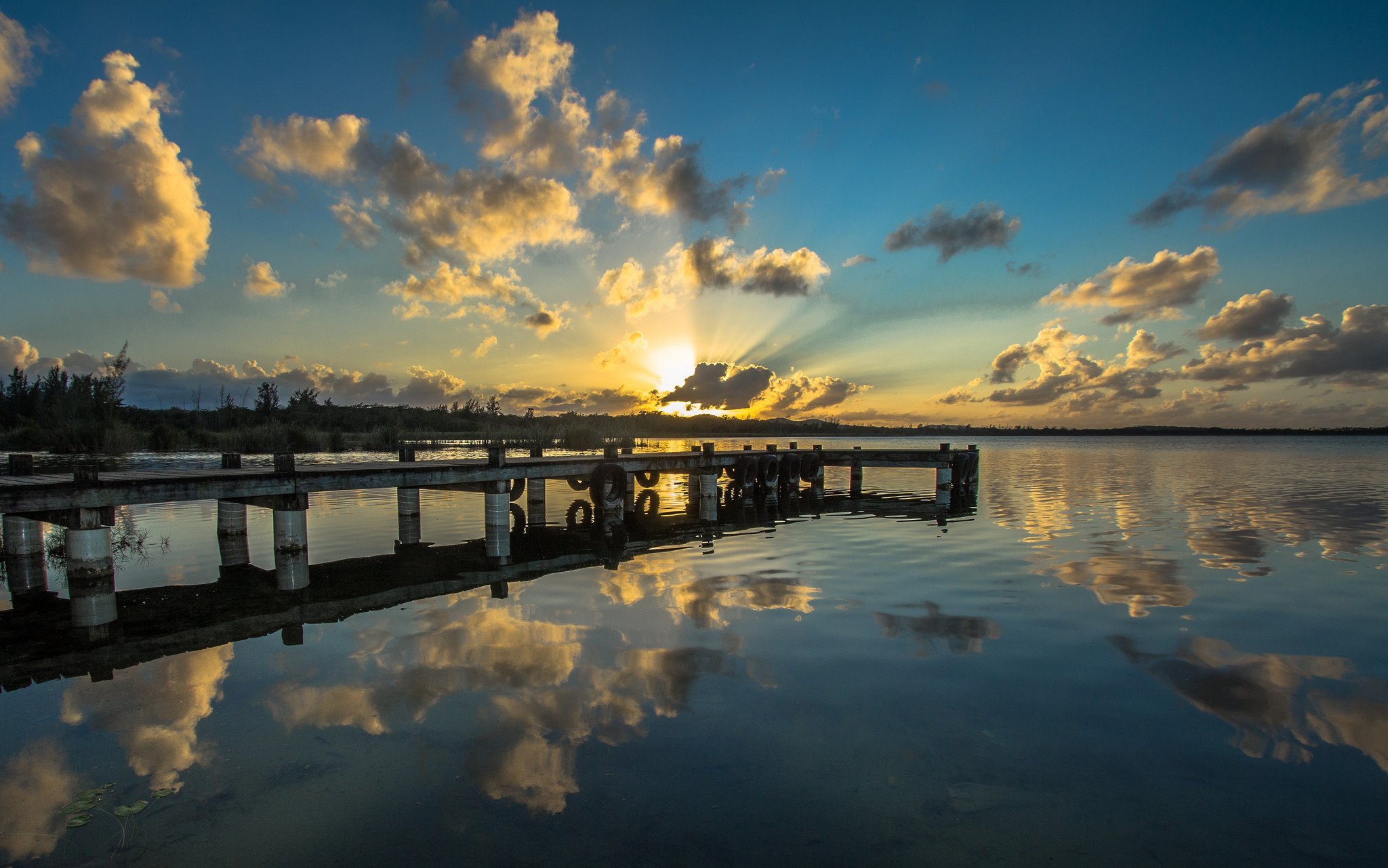 Puerto Rico Reflection Sunset Lake Sea Wallpaper - Puerto Rico Background Hd , HD Wallpaper & Backgrounds