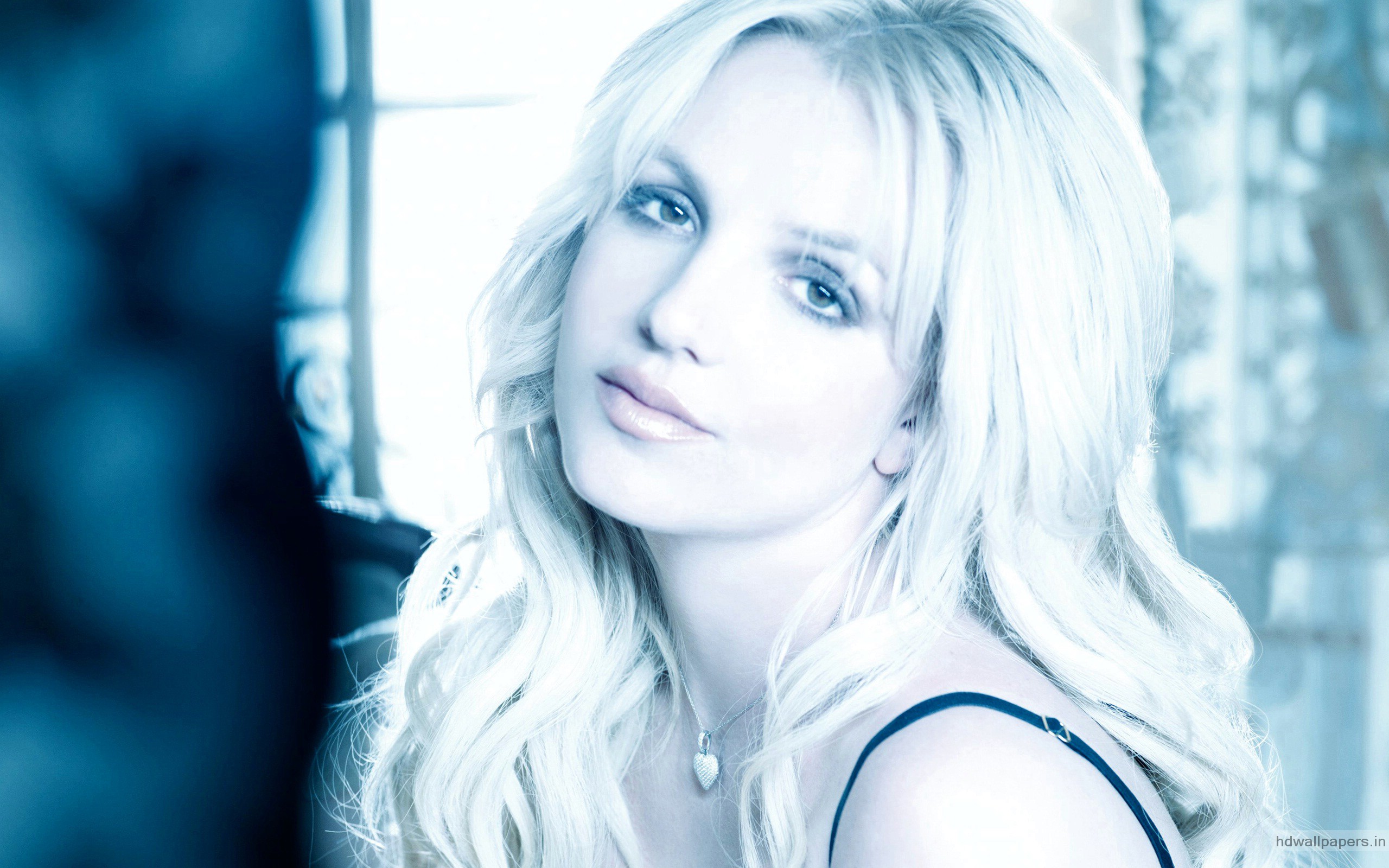 Britney Spears 57 Wallpaper - Britney Spears Beautiful Green , HD Wallpaper & Backgrounds