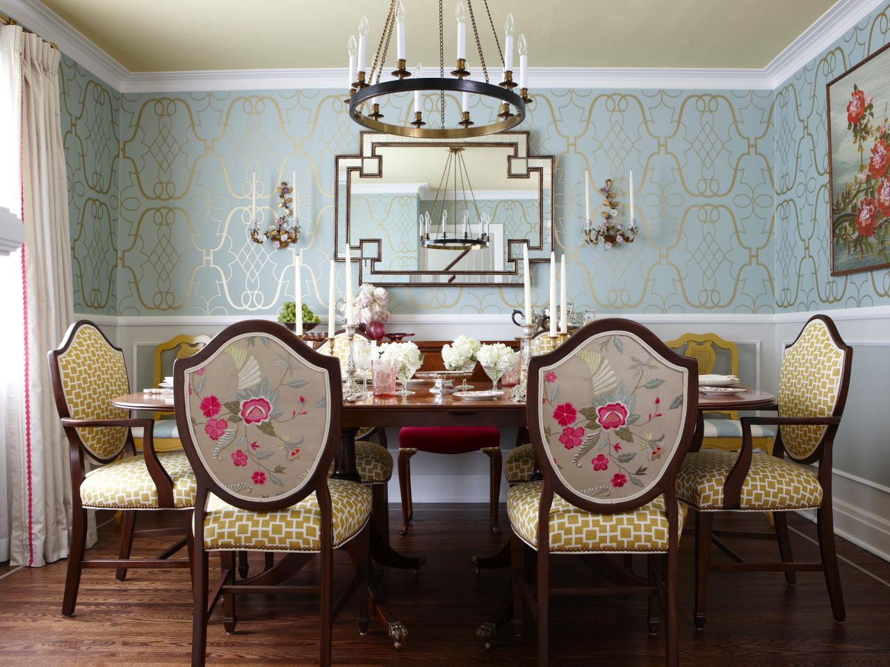 Beautiful Metallic Wallpaper Enhances This Dining Room - Elegant Wallpaper Dining Room , HD Wallpaper & Backgrounds