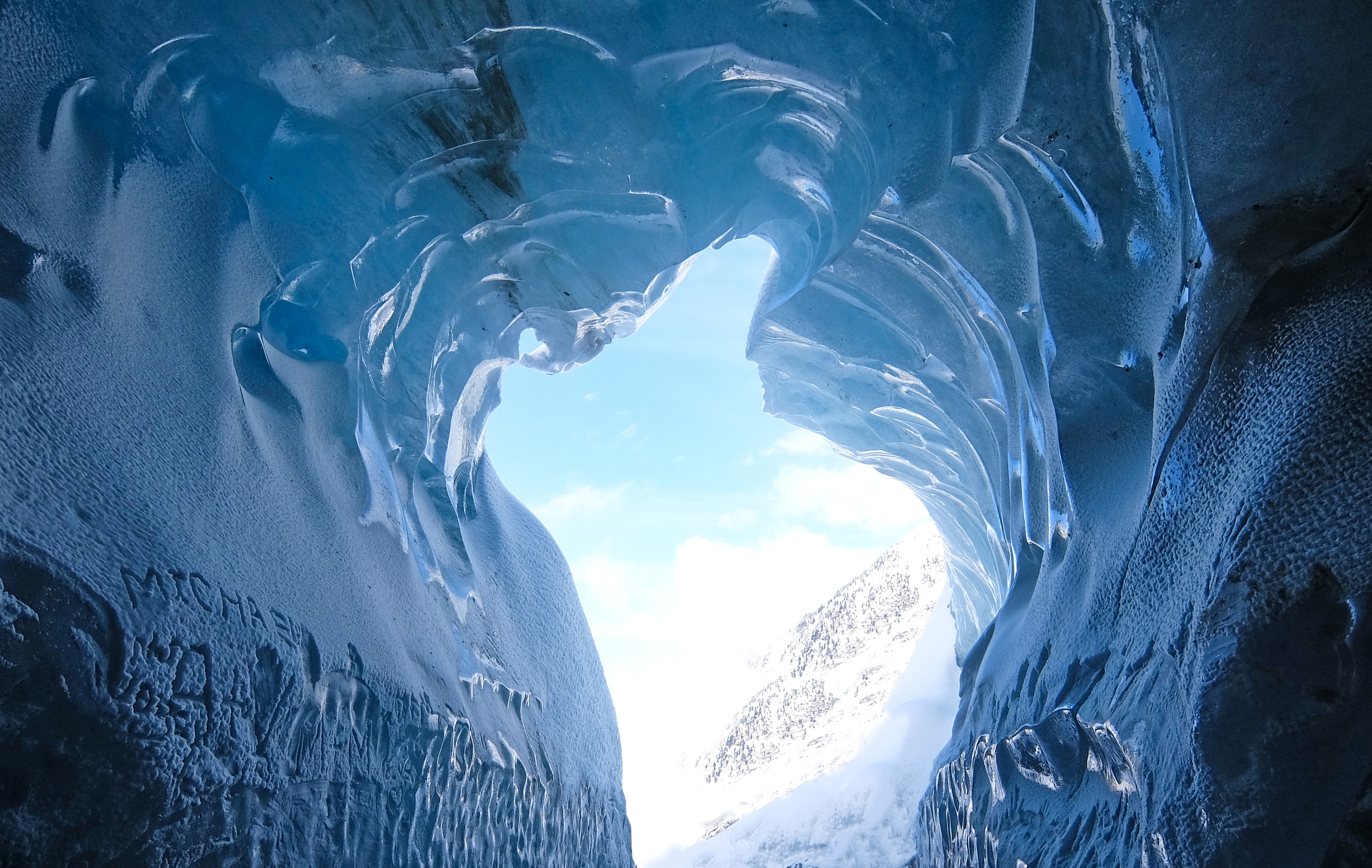 Ice Caves Wallpaper 4k , HD Wallpaper & Backgrounds