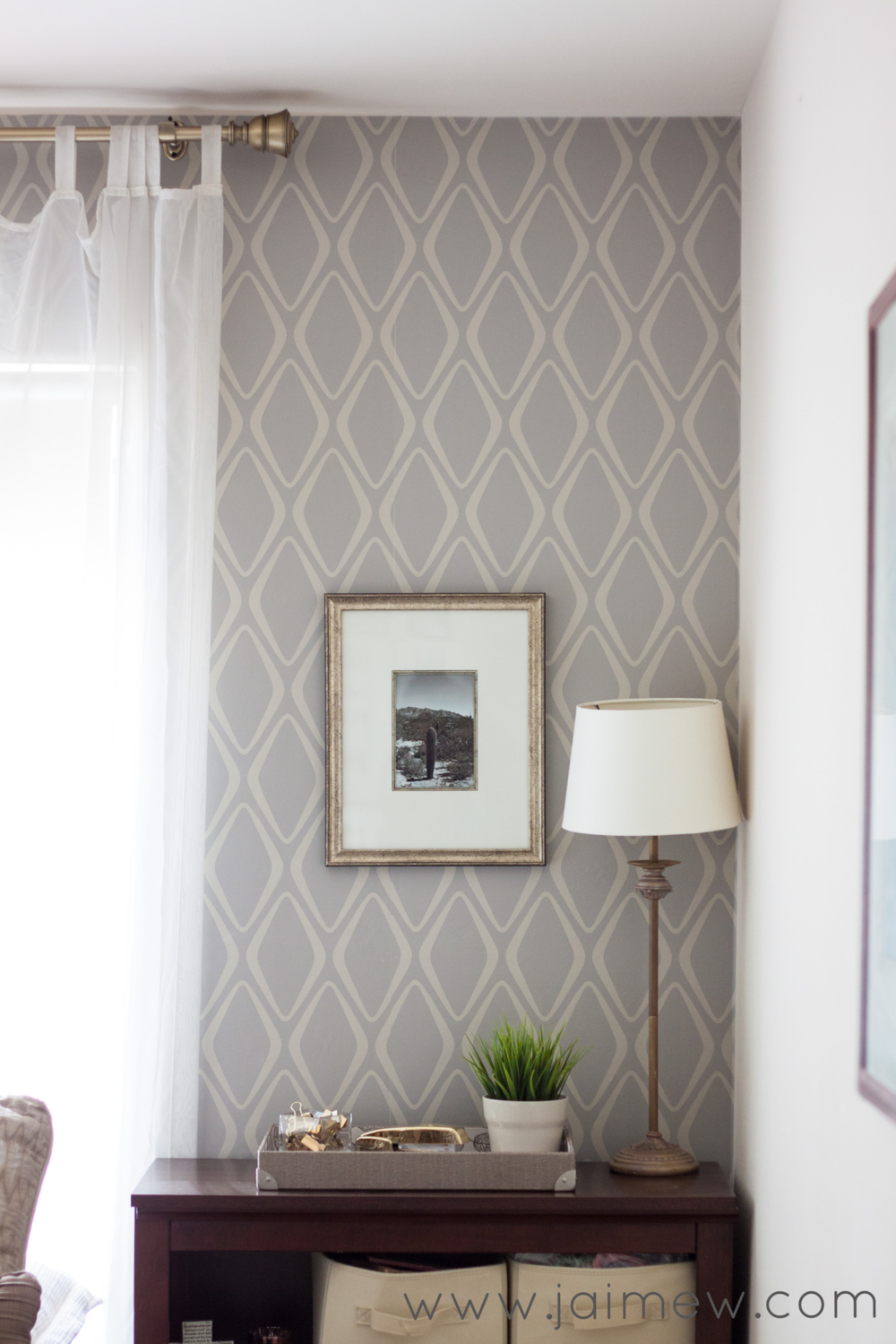 Patterned Wallpaper Accent Wall In The Office Removable - Modern Wallpaper For Bedroom Accent Wall , HD Wallpaper & Backgrounds