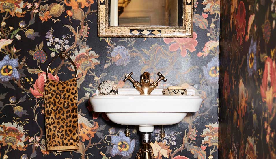 Bathroom - House Of Hackney Wallpaper Bathroom , HD Wallpaper & Backgrounds