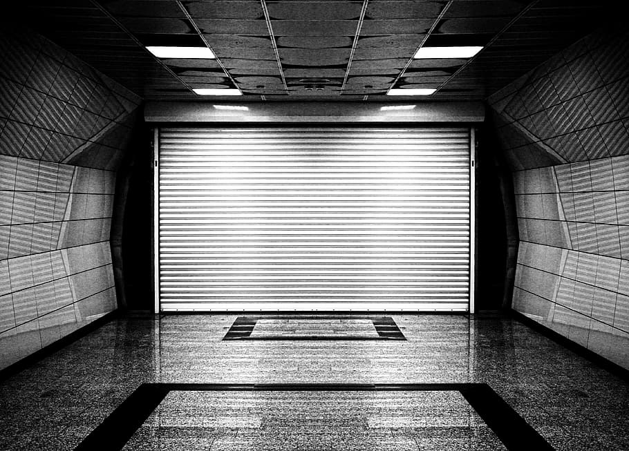Closed Garage Door, Underground, Store, Subway, Dark, - Garage Door , HD Wallpaper & Backgrounds
