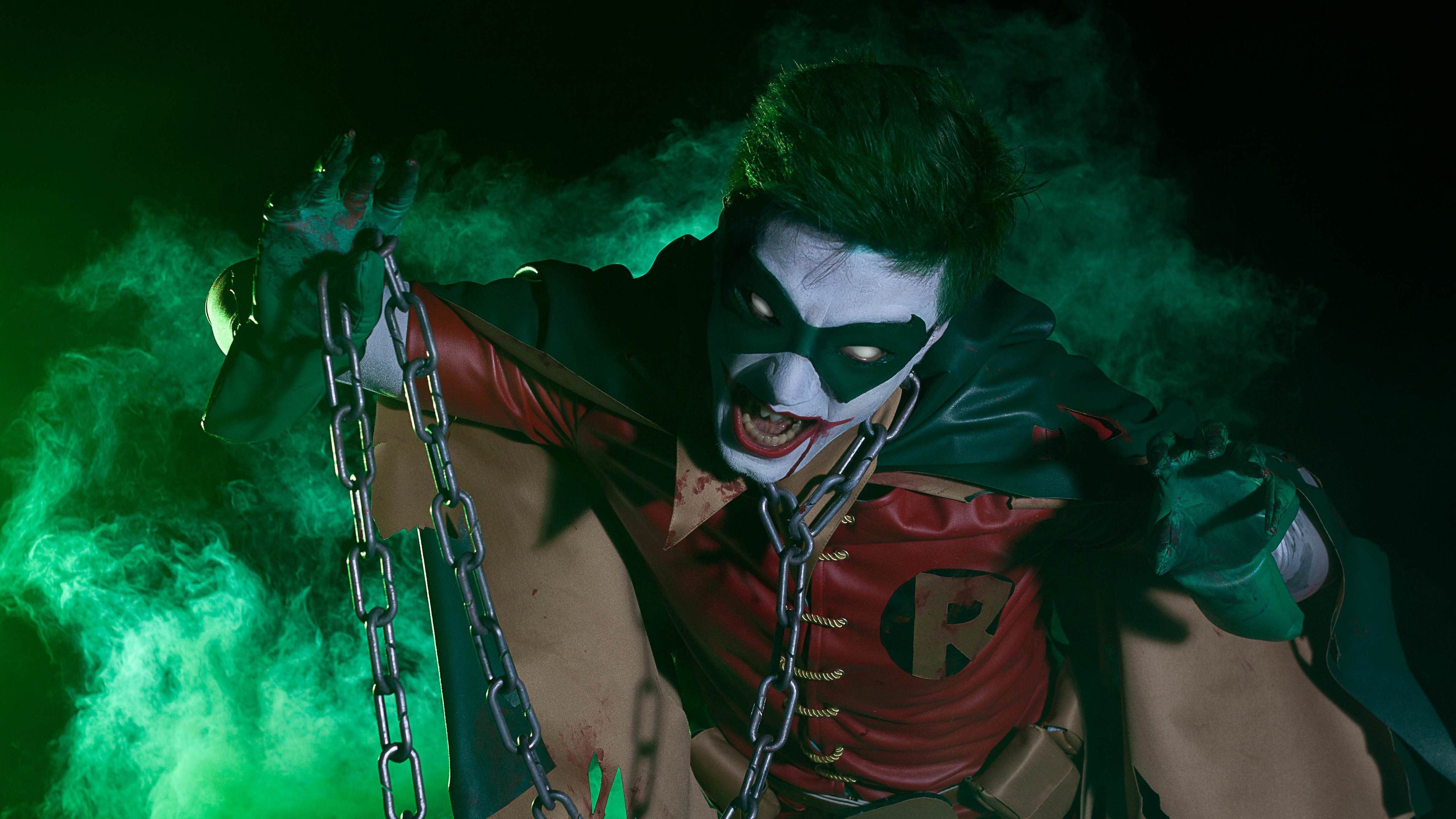 Robin Joker Cosplay - Robin As Joker Cosplay , HD Wallpaper & Backgrounds