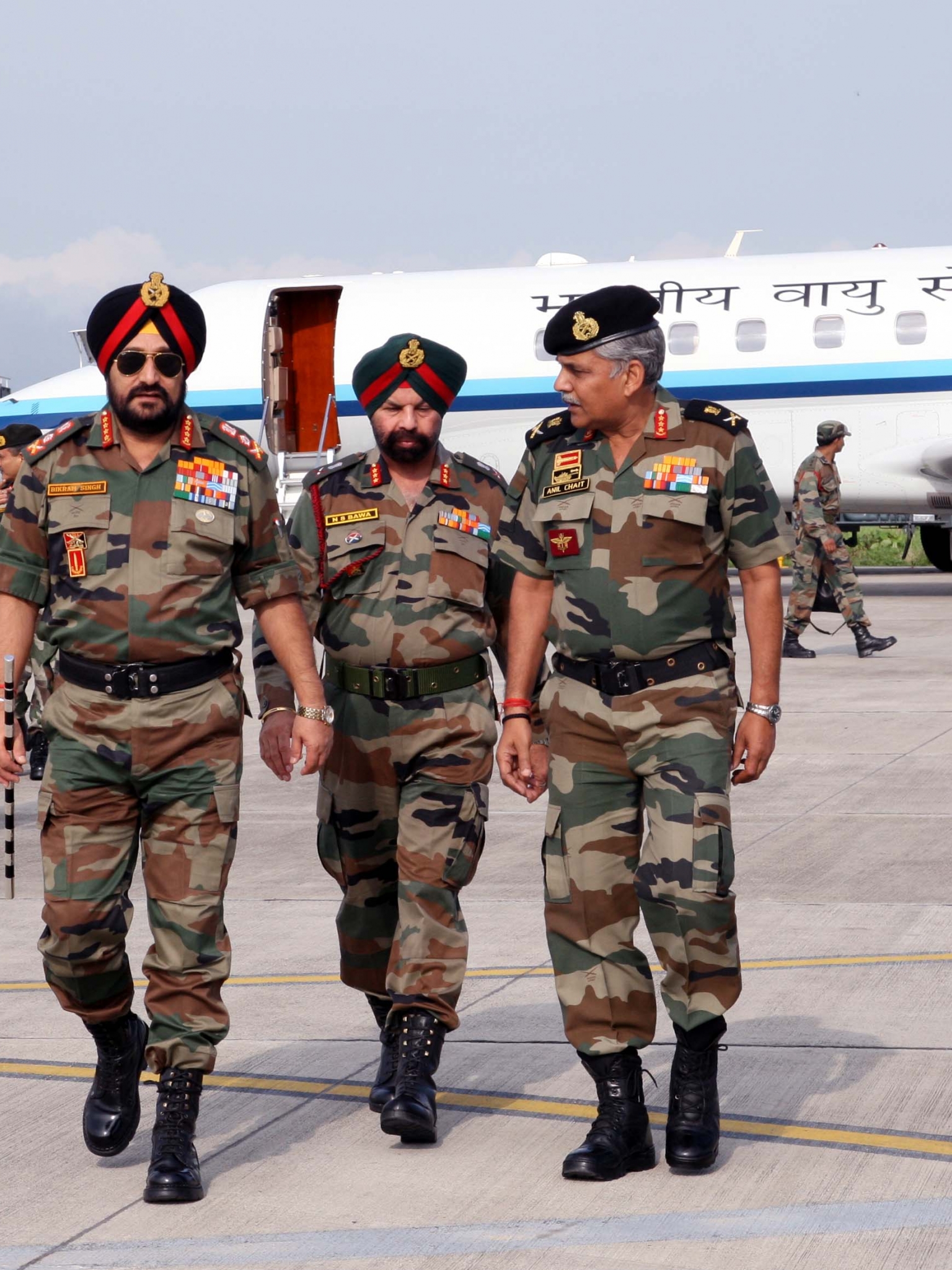 Download Indian Army Chief Gen Bikram Singh Desktop - Indian Army General Bikram Singh , HD Wallpaper & Backgrounds