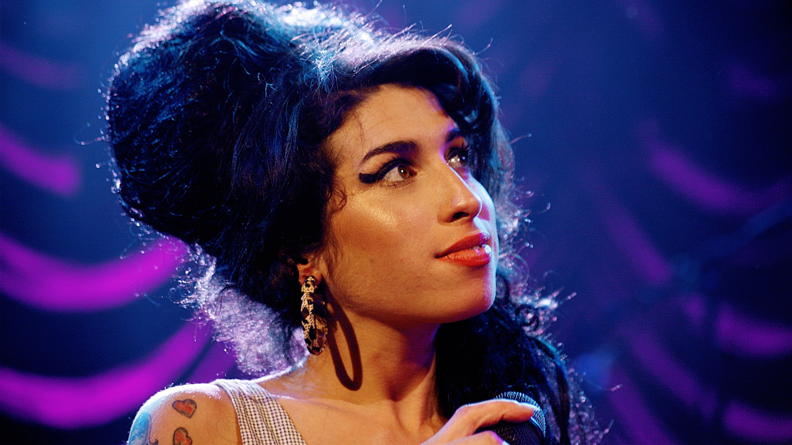 Wallpaper Of Amy Winehouse, Singer, Woman, Music Background - Amy Winehouse , HD Wallpaper & Backgrounds