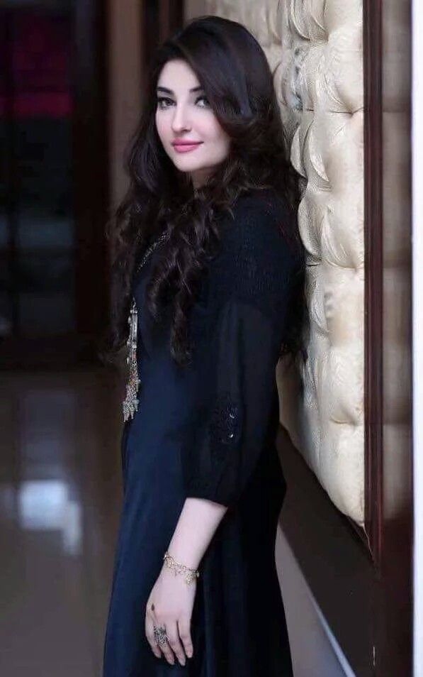 Beautiful Pakistani Singer Gul Panra In Black Dress - Full Hd Gul Panra Hd , HD Wallpaper & Backgrounds