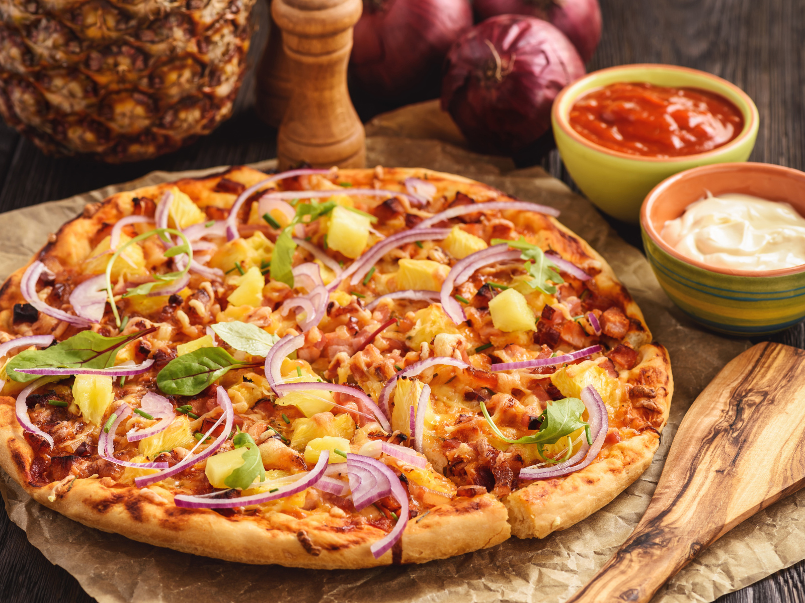 Pizza With Pineapple And Onion On A Table With Sauce - Pineapple Pizza , HD Wallpaper & Backgrounds