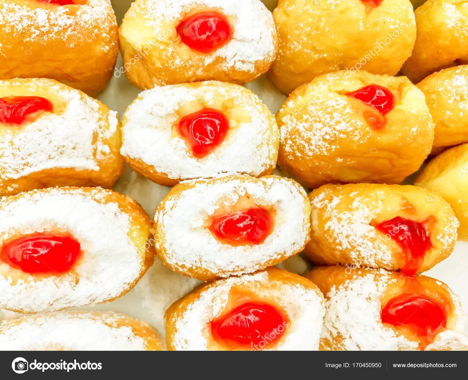 Stuffed With Strawberry Jam Doughnut Wallpaper Stock - Bánh , HD Wallpaper & Backgrounds
