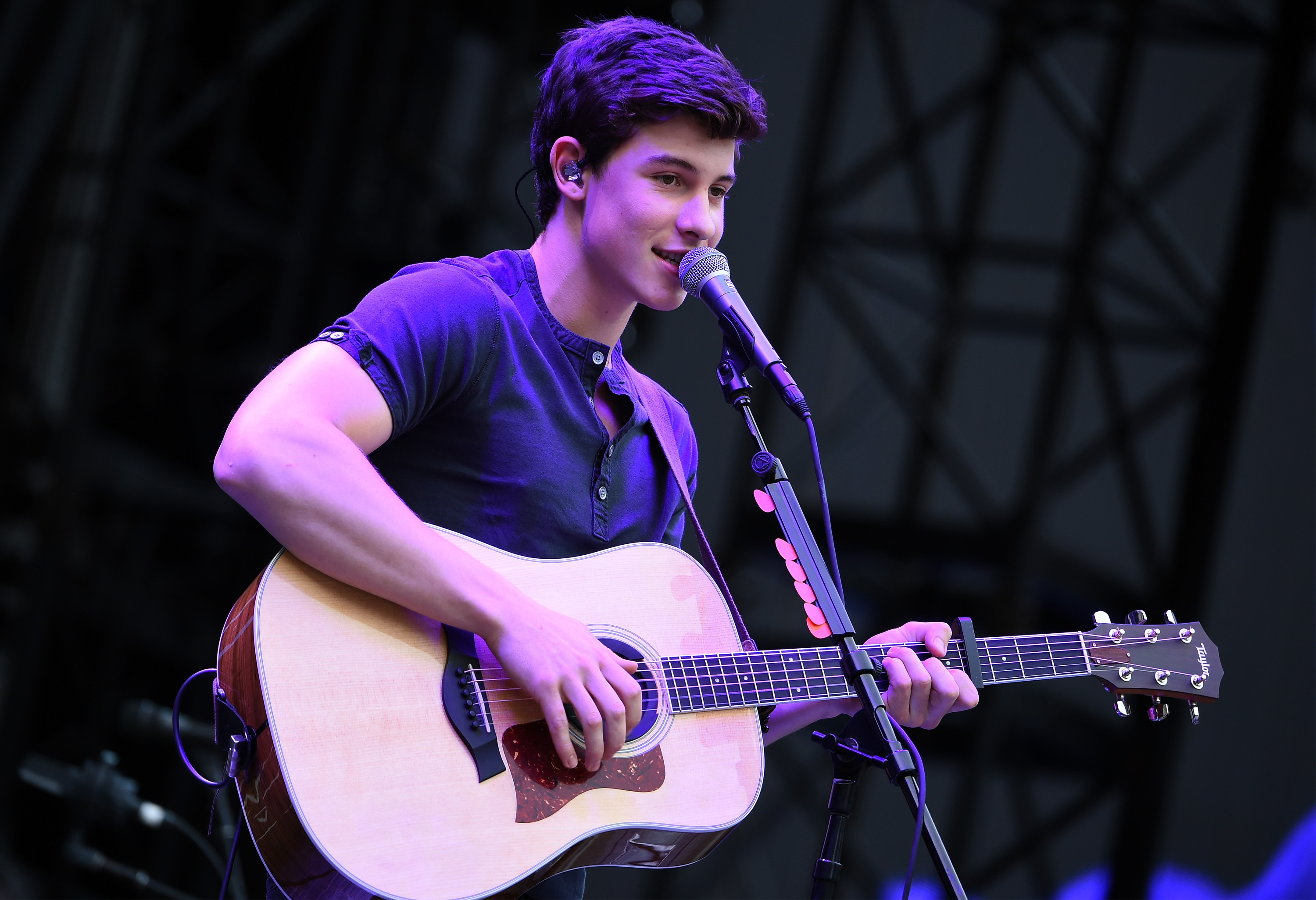 Awesome Shawn Mendes Wallpaper - Shawn Mendes Wallpaper Laptop , HD Wallpaper & Backgrounds