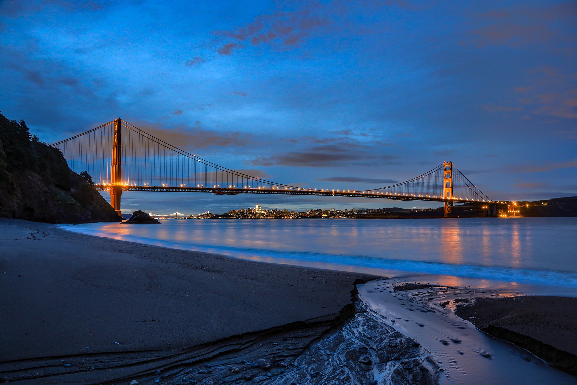 Man Made Golden Gate Bridges Bridge Beach Sky Night - Golden Gate Bridge , HD Wallpaper & Backgrounds