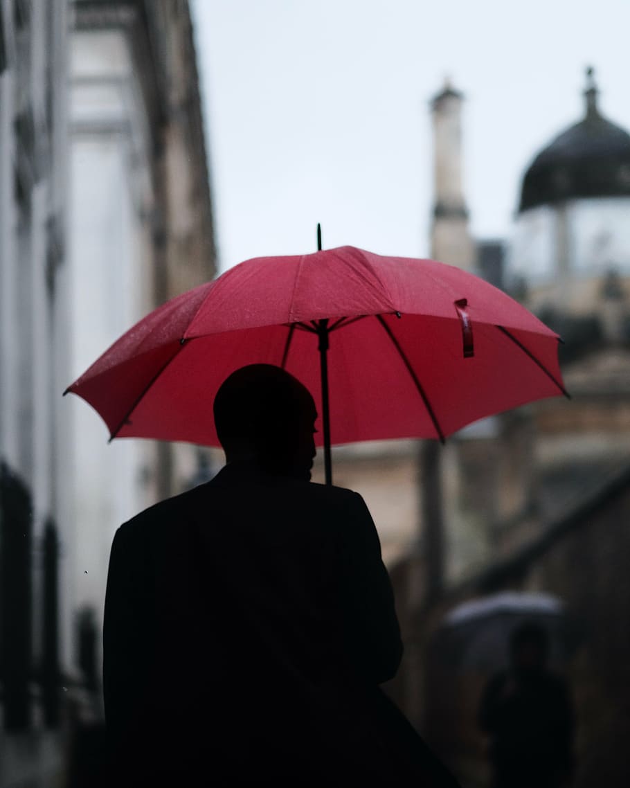 Silhouette Photo Of Man Holding Umbrella, People, Guy, - Man With Red Umbrella , HD Wallpaper & Backgrounds