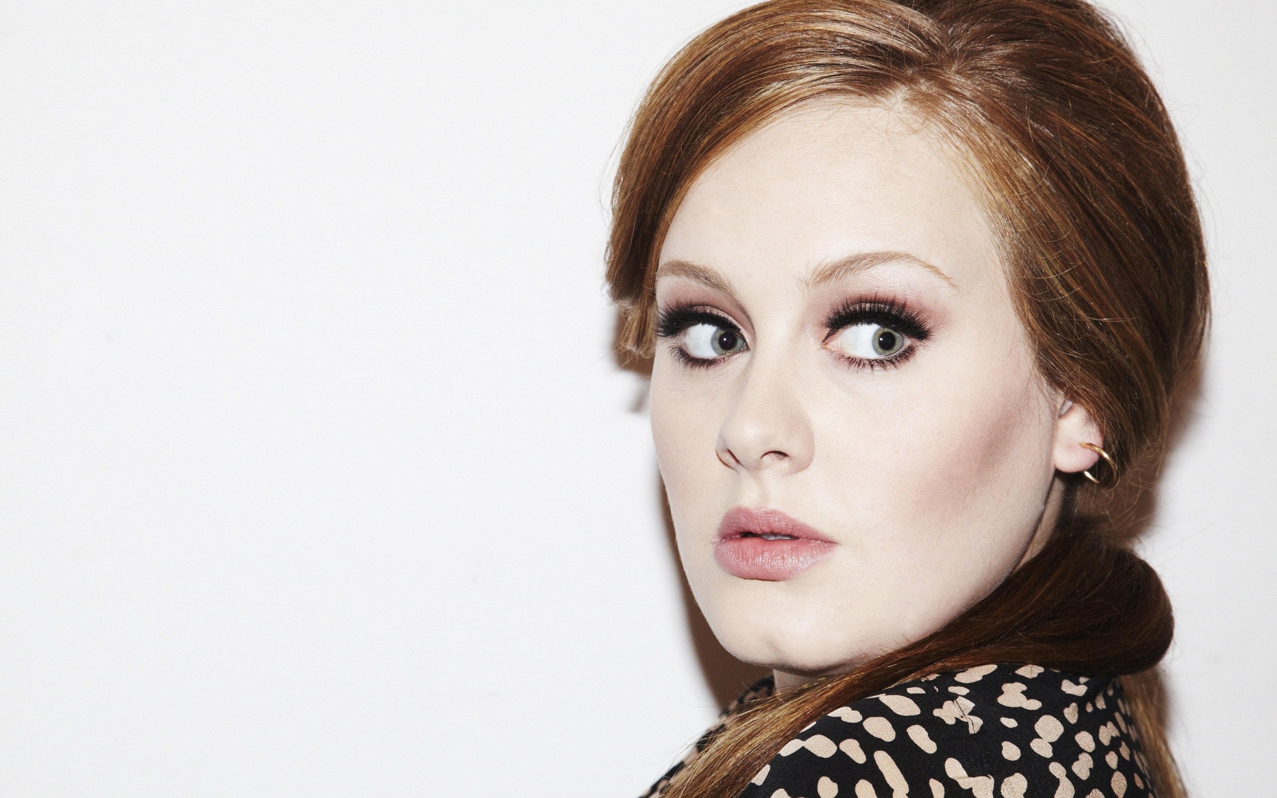 Adele 24 Free Hd Wallpaper - Adele With White Background , HD Wallpaper & Backgrounds