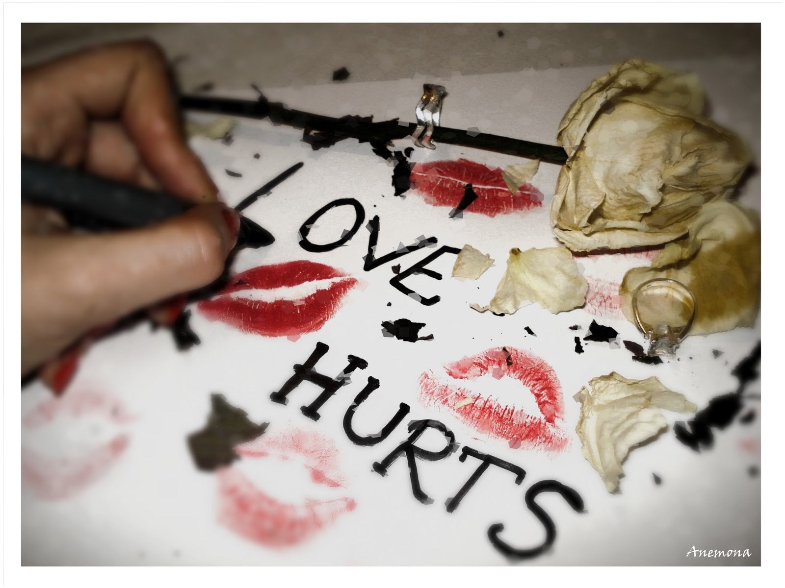 Love Hurt Wallpapers Hd - Hurt Love , HD Wallpaper & Backgrounds