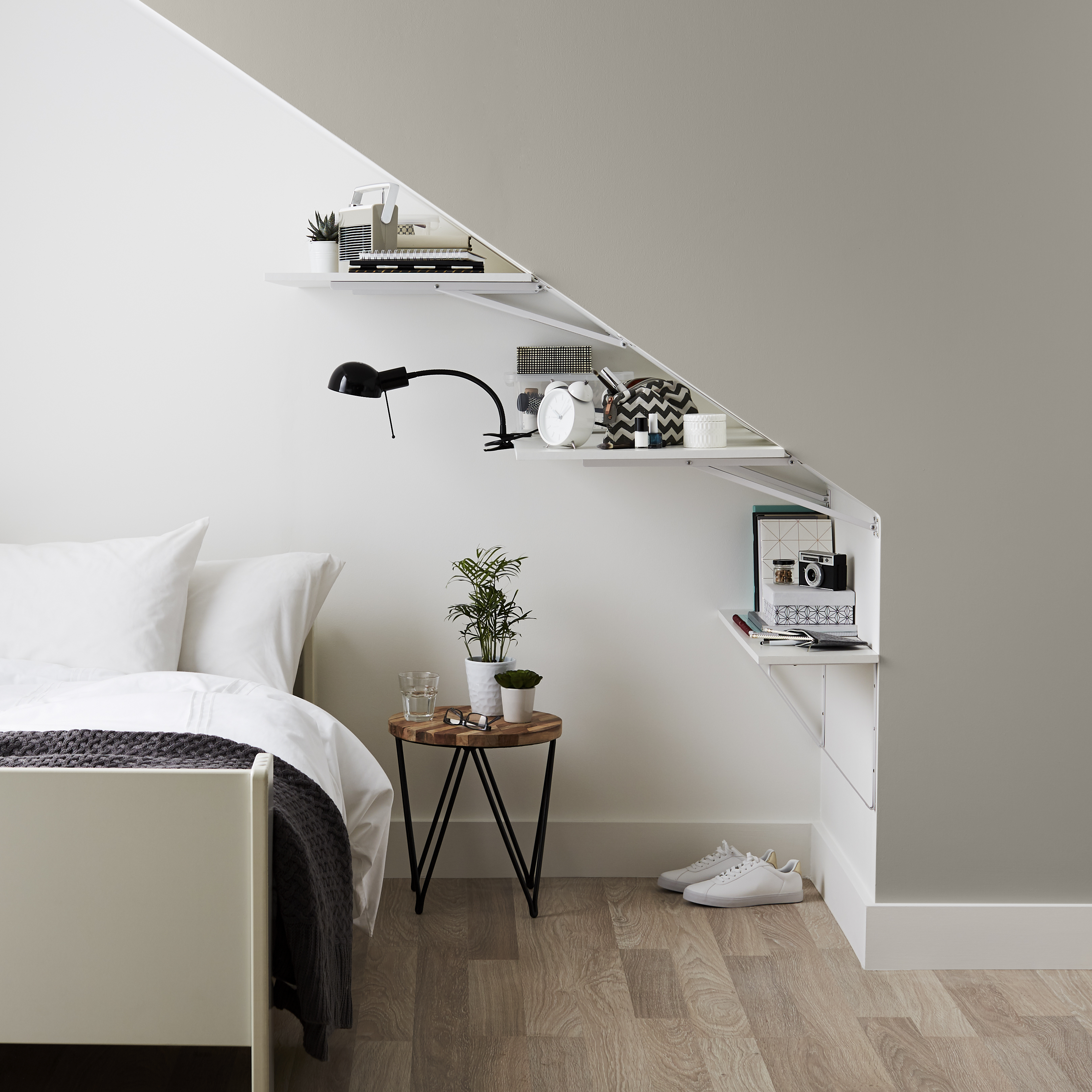 The Best Cheap Grey Paint Used In A Loft Bedroom - Dulux Easycare Rock Salt , HD Wallpaper & Backgrounds