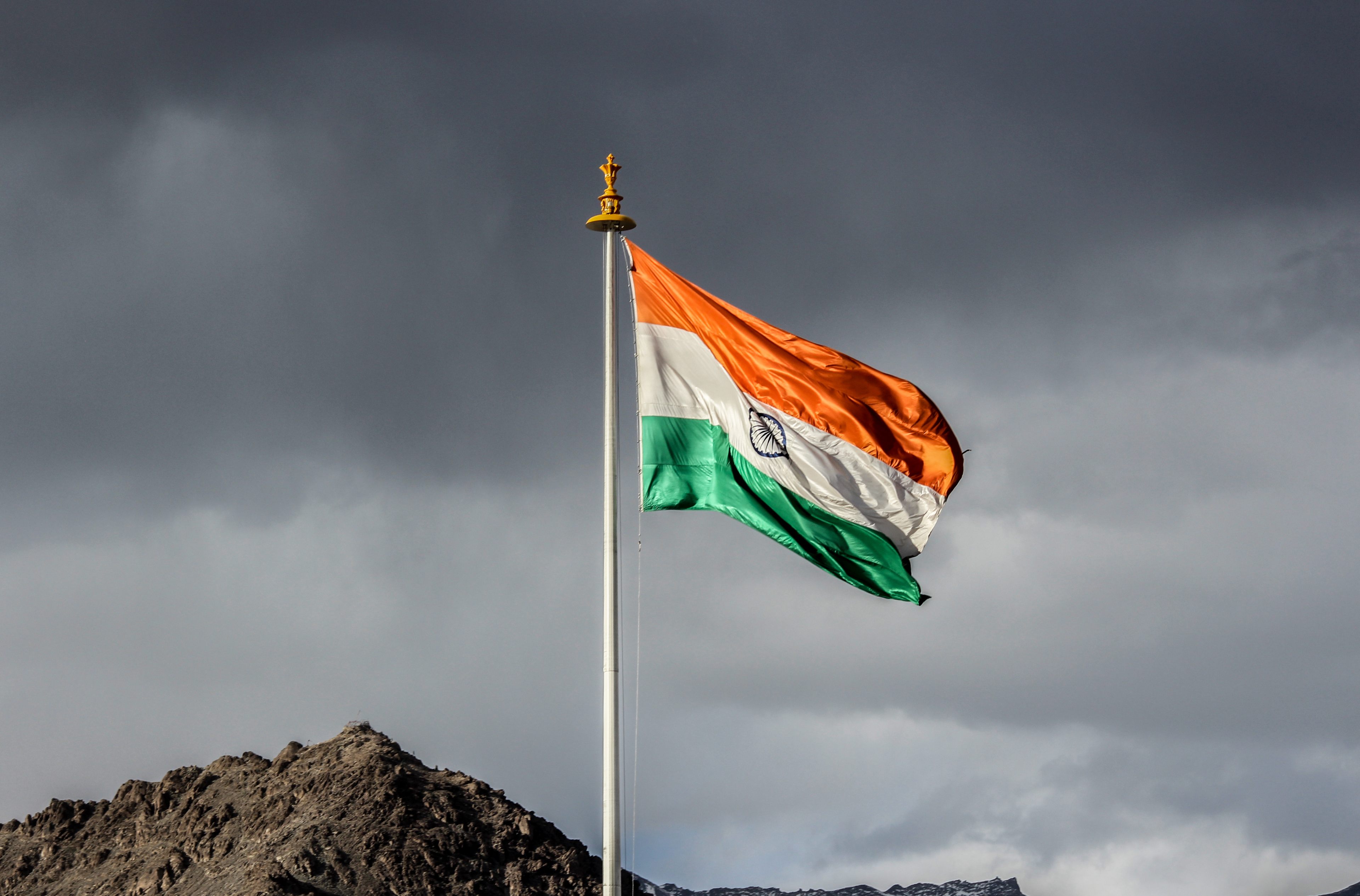 Awesome Beautiful Indian Flag Wallpaper 4k At Mountain - Indian Flag 4k Wallpaper For Mobile , HD Wallpaper & Backgrounds