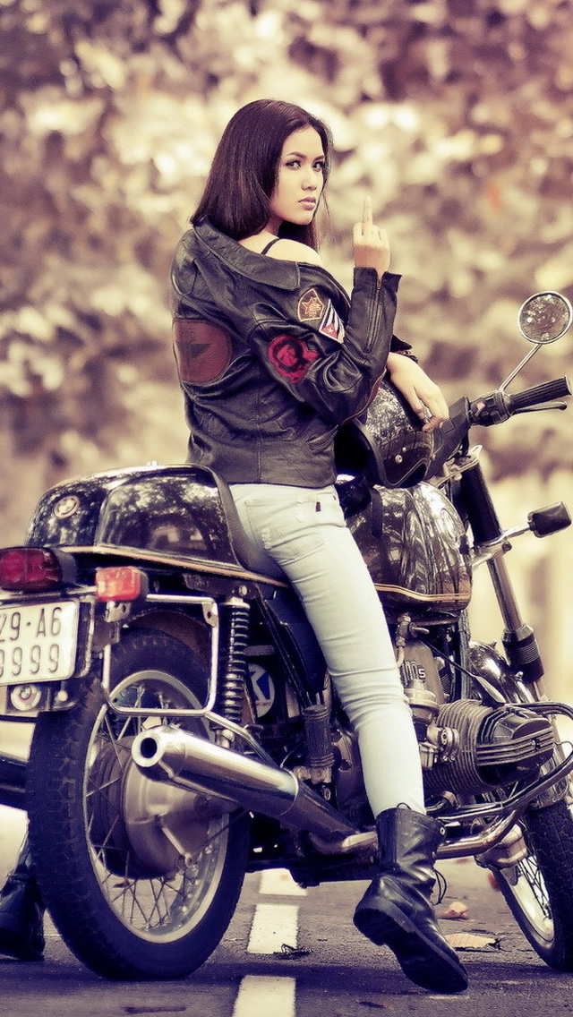 Iphone Wallpapers Girls - Bullet Bike With Girls , HD Wallpaper & Backgrounds