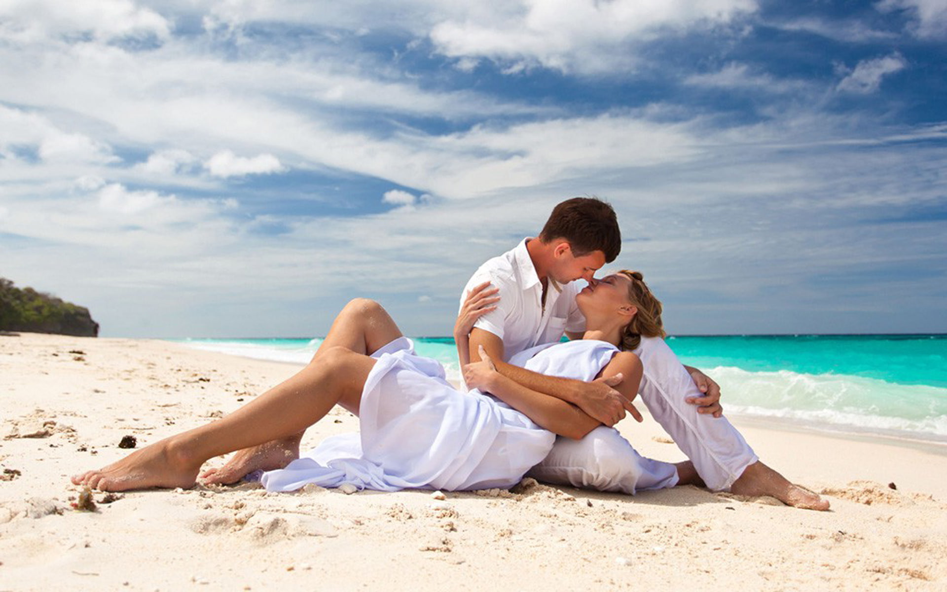 - - Romantic Couple In Sea Beach , HD Wallpaper & Backgrounds