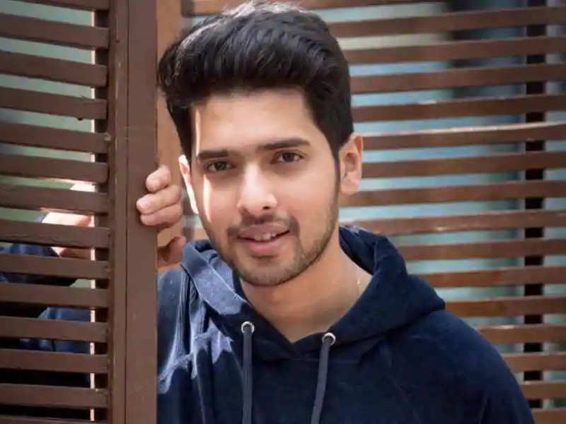 Singer's Personality Should Shine Through Voice - Armaan Malik , HD Wallpaper & Backgrounds