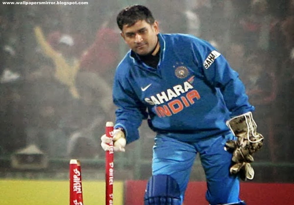 Dhoni - Dhoni Best Picture Hd , HD Wallpaper & Backgrounds