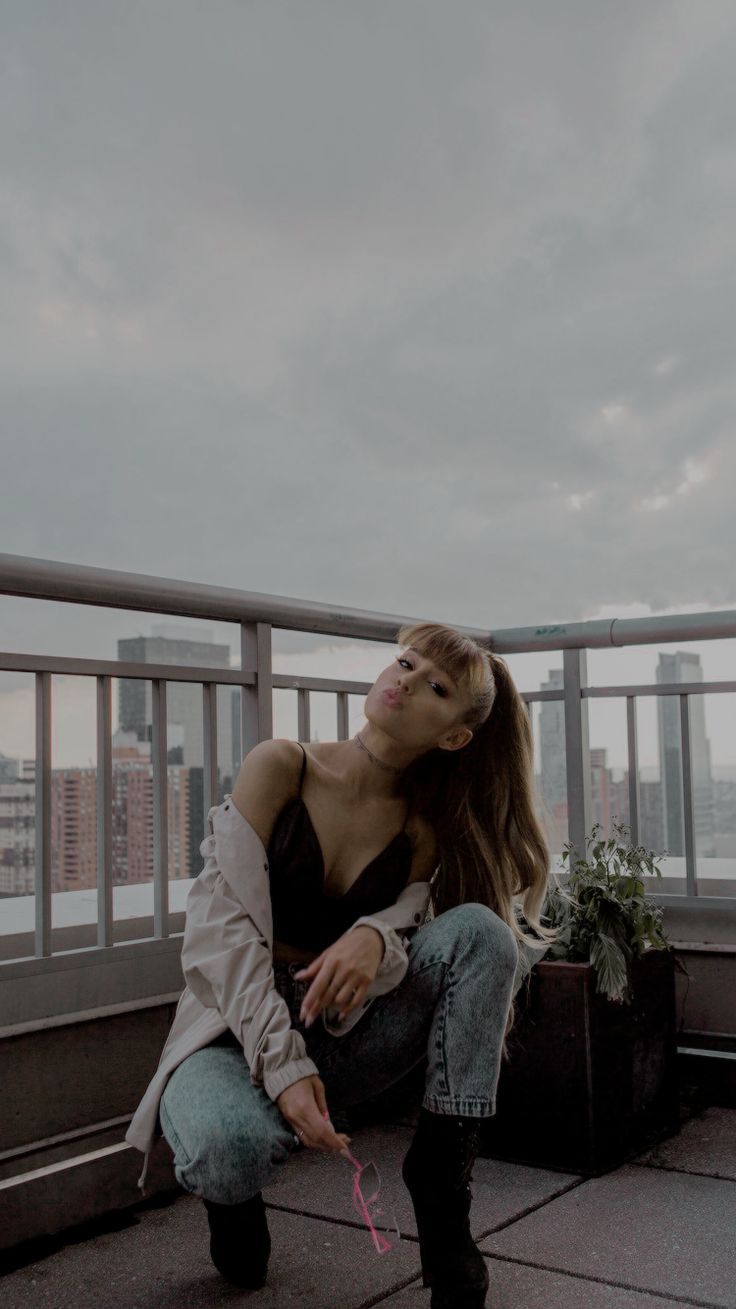 Iphone7 Wallpaper - Bad Decisions Ariana Grande , HD Wallpaper & Backgrounds