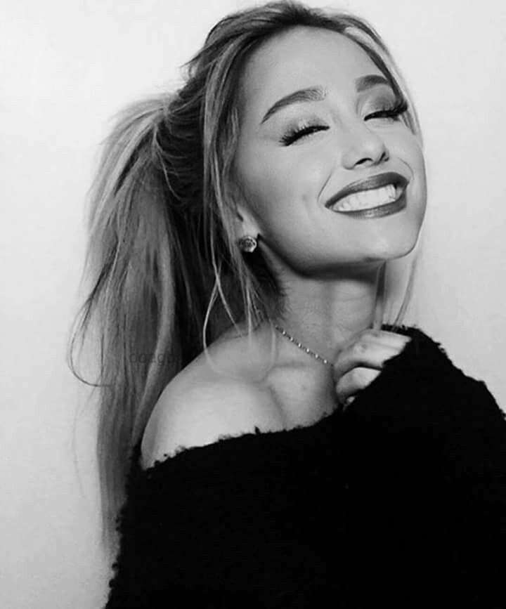 Ariana - Ariana Grande , HD Wallpaper & Backgrounds