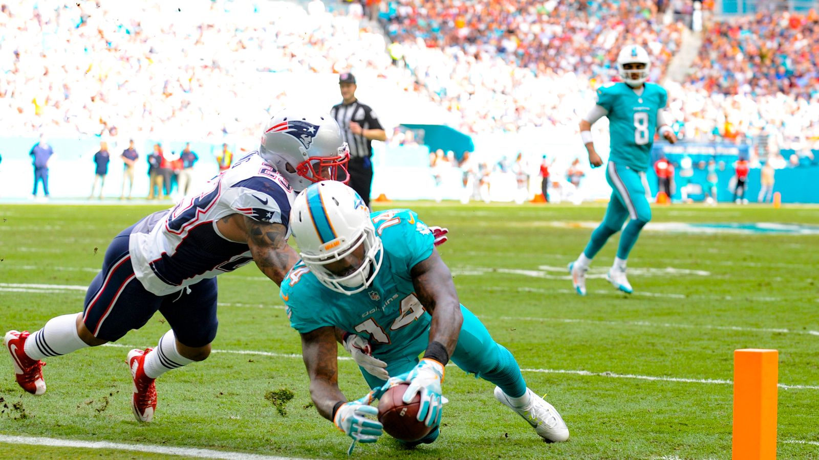 Miami Dolphins' Jarvis Landry Fined For Touchdown Celebration - Miami Dolphins 2017 Jarvis Landry , HD Wallpaper & Backgrounds