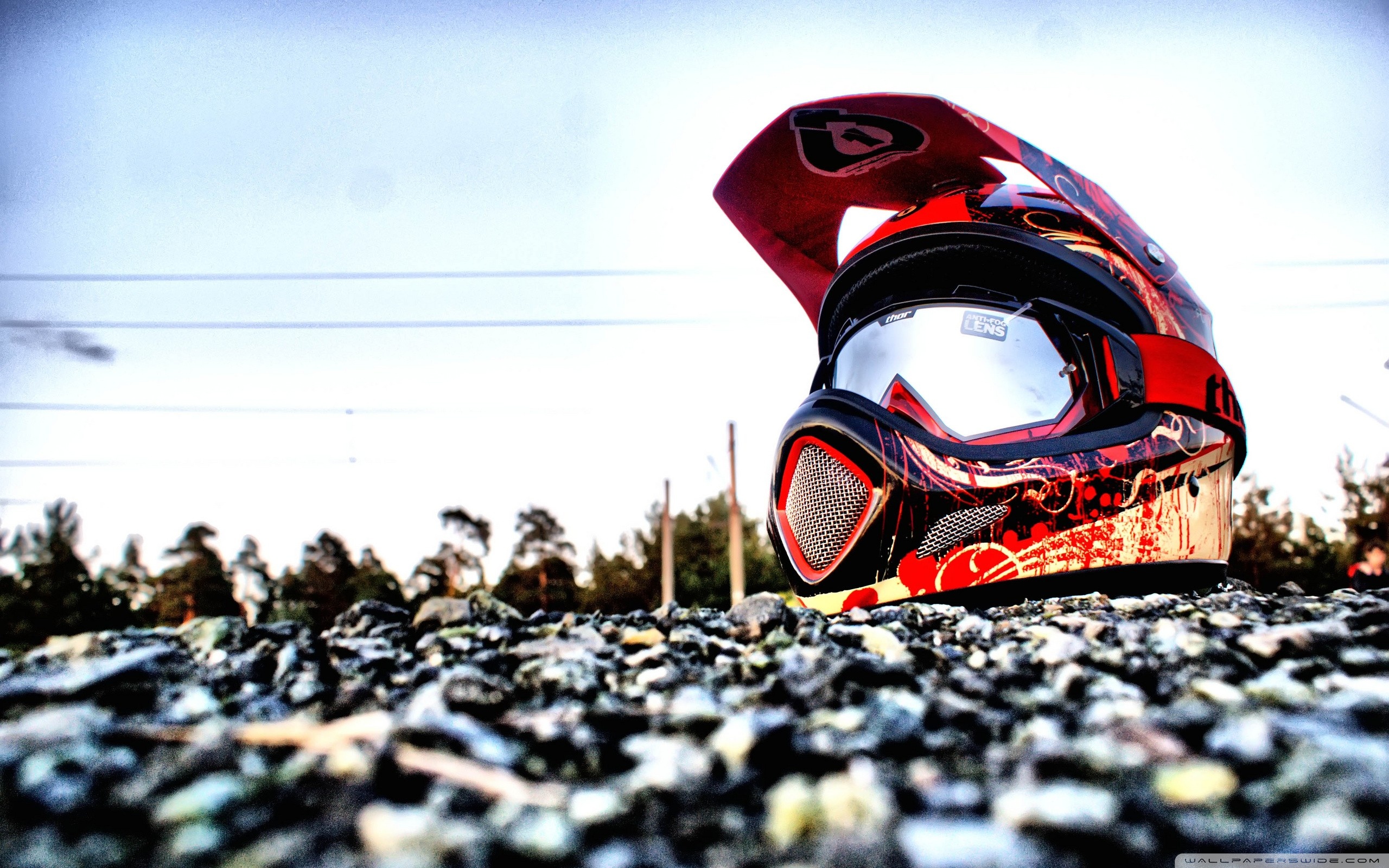 Downhill Biking Helmet Hd Wide Wallpaper For 4k Uhd - Hd Motocross , HD Wallpaper & Backgrounds