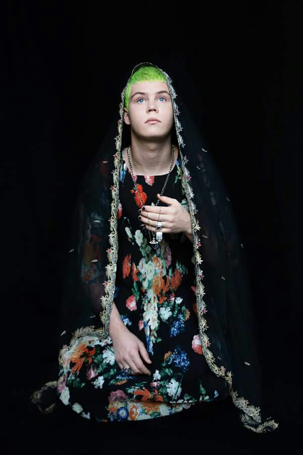 Yung Lean Black Nail Polish Wallpaper - Yung Lean Jesus , HD Wallpaper & Backgrounds