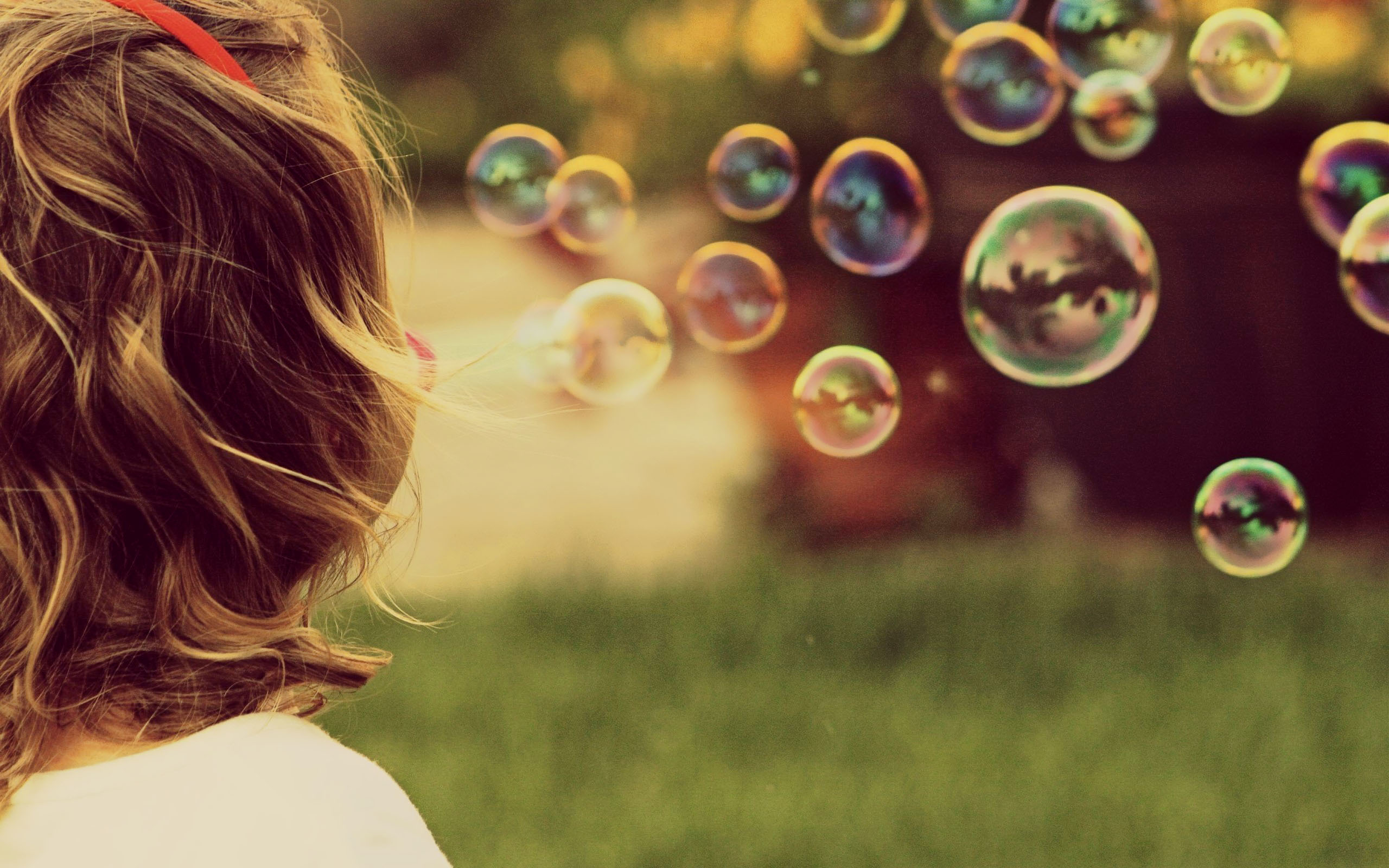 Download Custom Size - Cute Girls With Bubbles , HD Wallpaper & Backgrounds