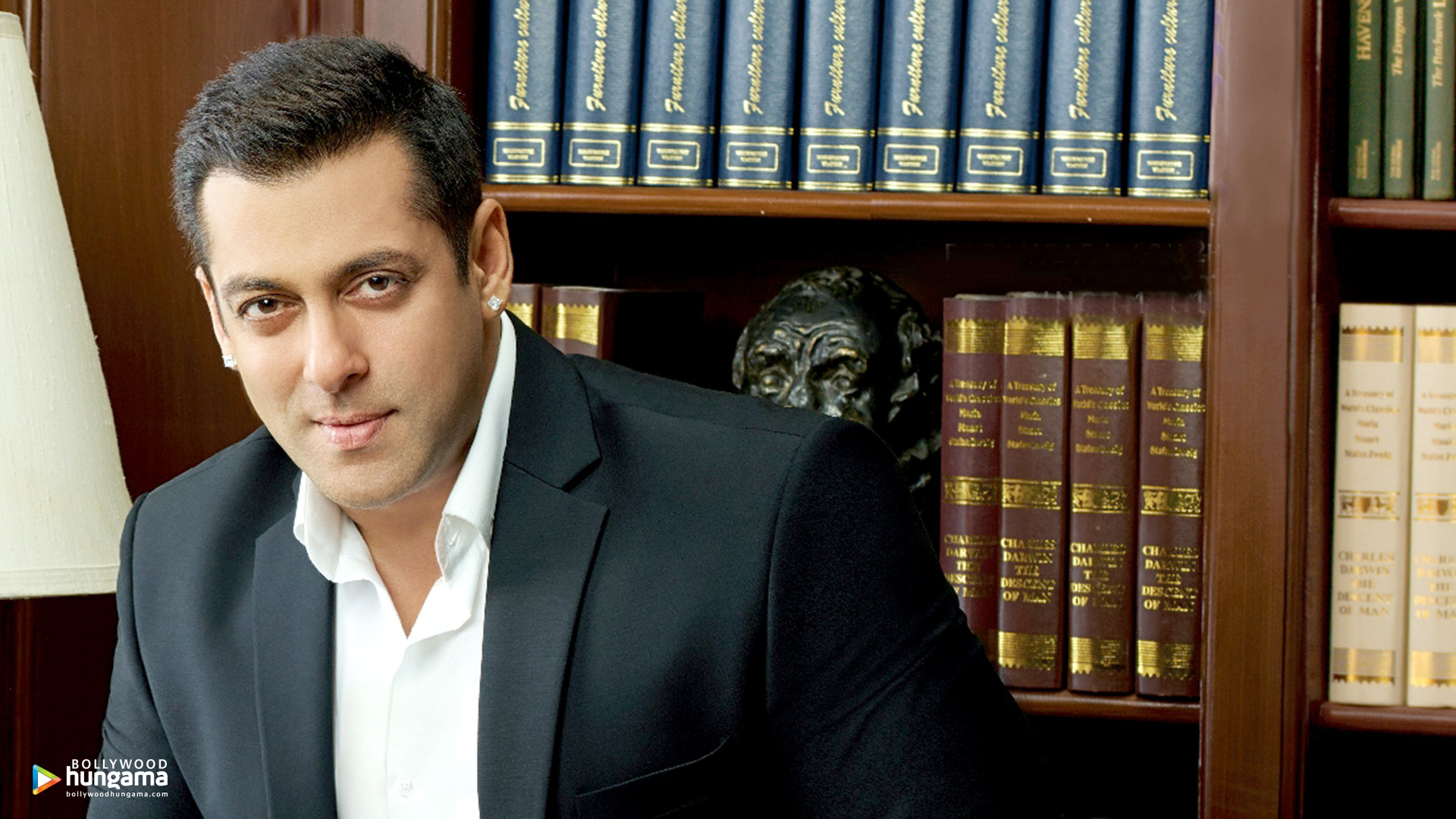 Salman Khan - Salman Khan With Blazer , HD Wallpaper & Backgrounds