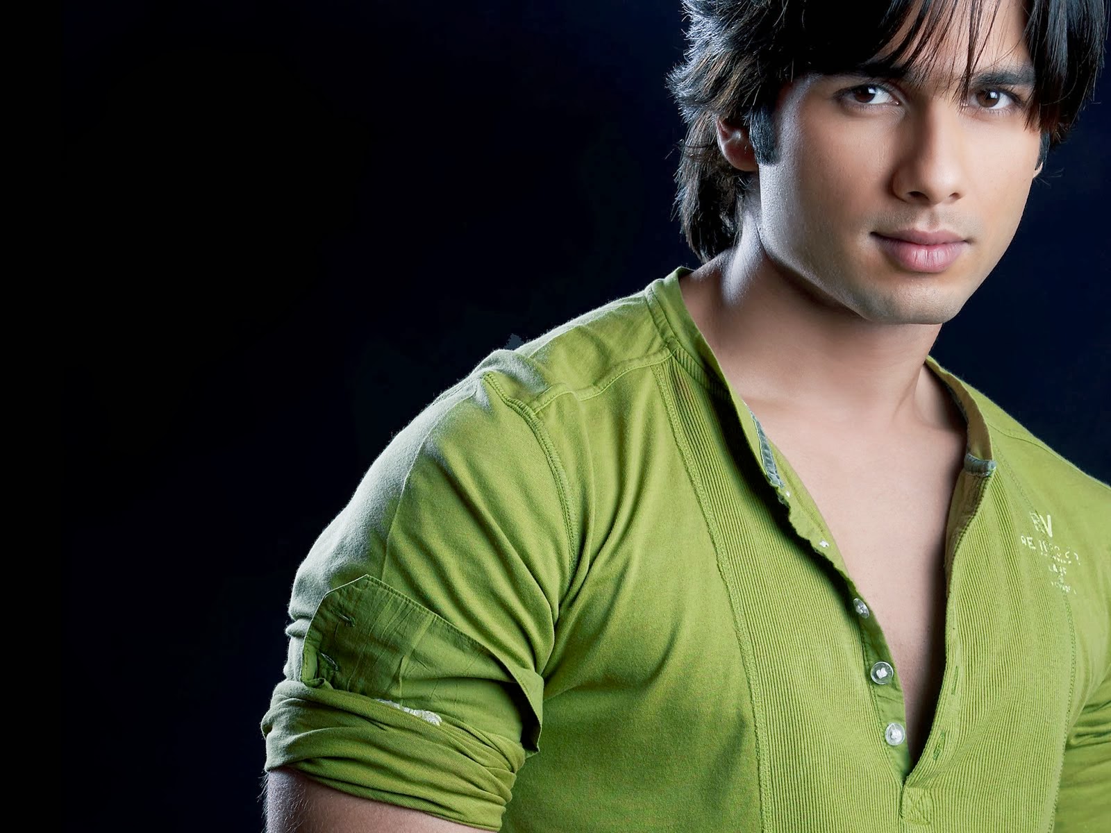 Providing Awesome Hd Wallpapers And Images Of Bollywood - 1080p Shahid Kapoor Images Hd , HD Wallpaper & Backgrounds