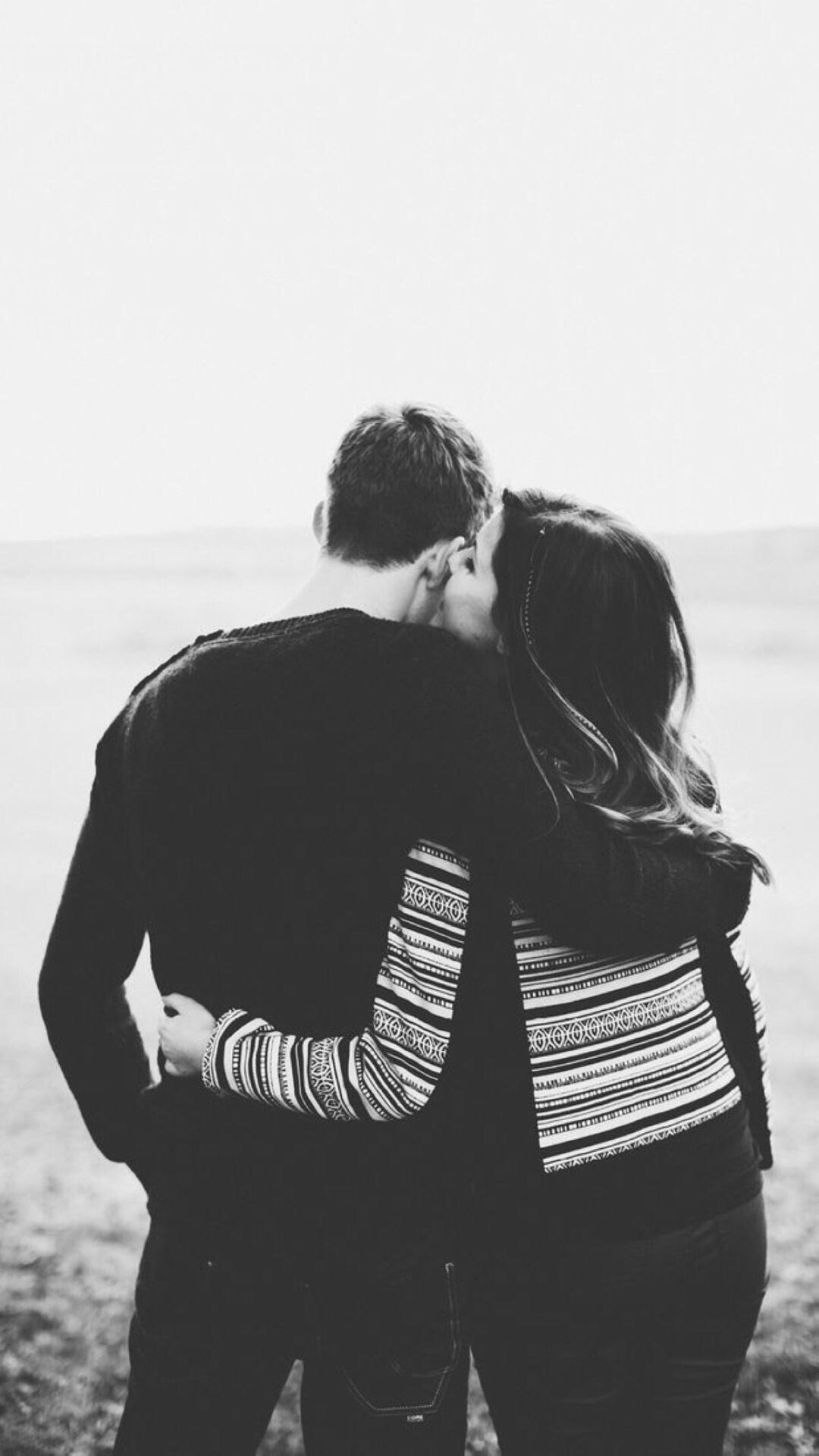 Couples Romantic Back Hug , HD Wallpaper & Backgrounds
