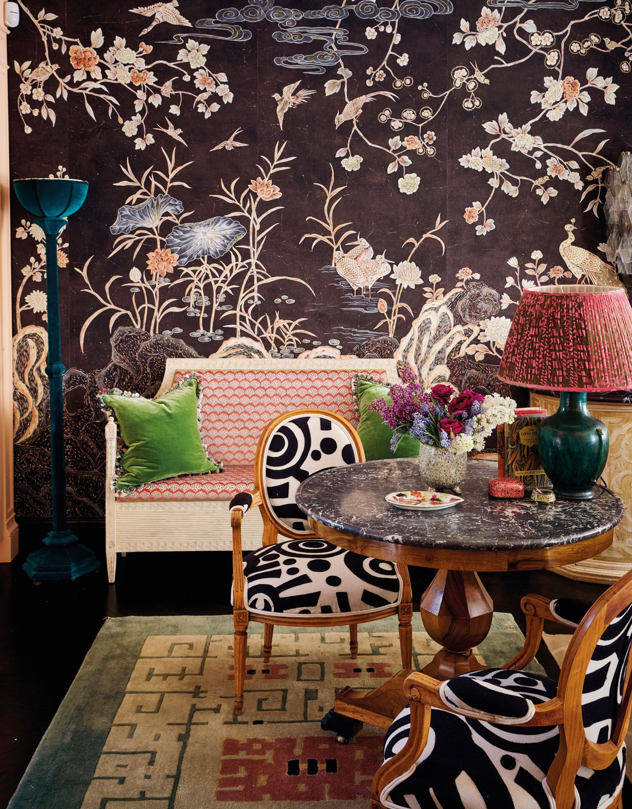 The Coco Coromandel Wallpaper In The Living Room Is - De Gournay Coco Coromandel , HD Wallpaper & Backgrounds