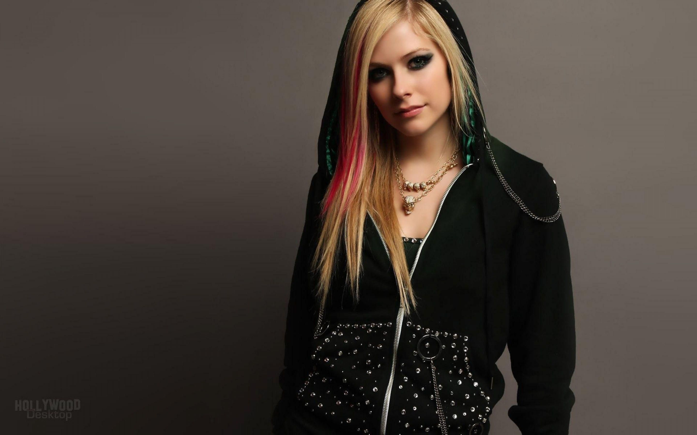 Avril Lavigne: Life Of A Rock Pop Star (2011) , HD Wallpaper & Backgrounds