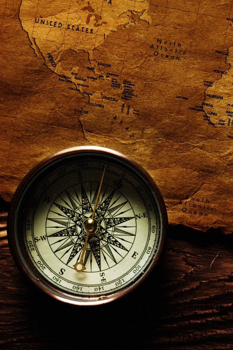 Wallpaper Compass, Map, Shadow - Vintage Compass , HD Wallpaper & Backgrounds