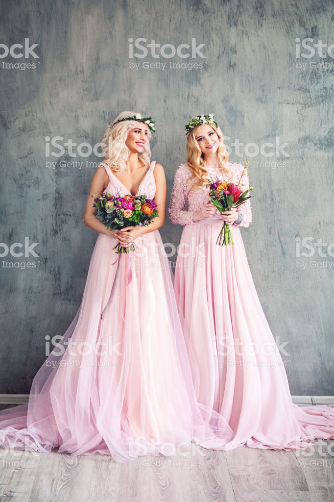 Perfect Fashion Model Women In Pink Dress On Grey Wallpaper - Stock Photography , HD Wallpaper & Backgrounds