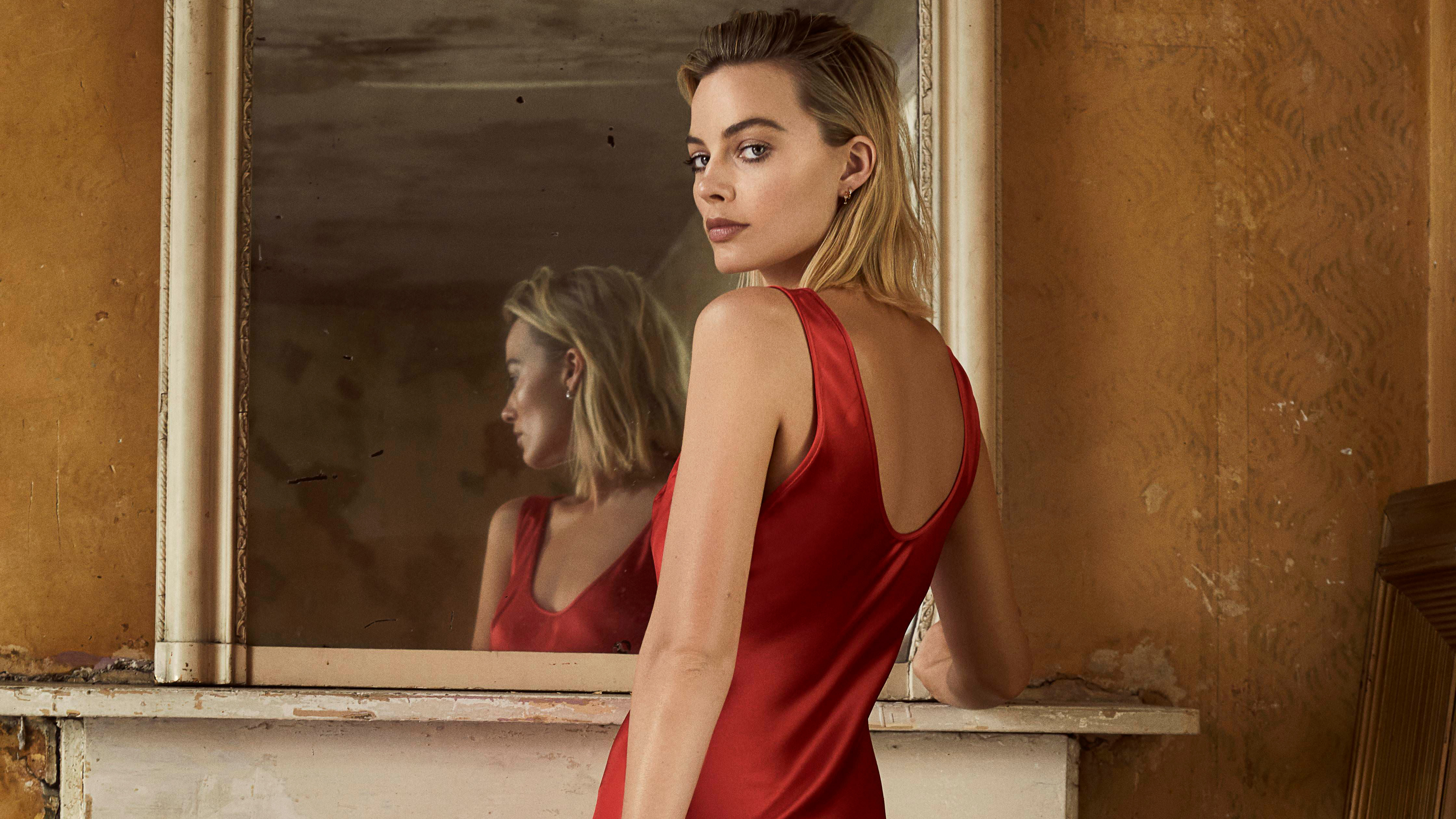 Margot Robbie In Red , HD Wallpaper & Backgrounds