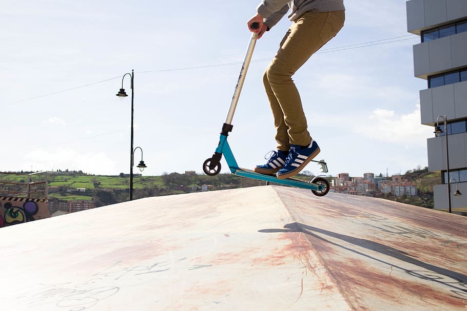 Spain, Bilbao, Skate, Wheels, Adidas, Blue Shoes, Jump, - Freestyle Scootering , HD Wallpaper & Backgrounds